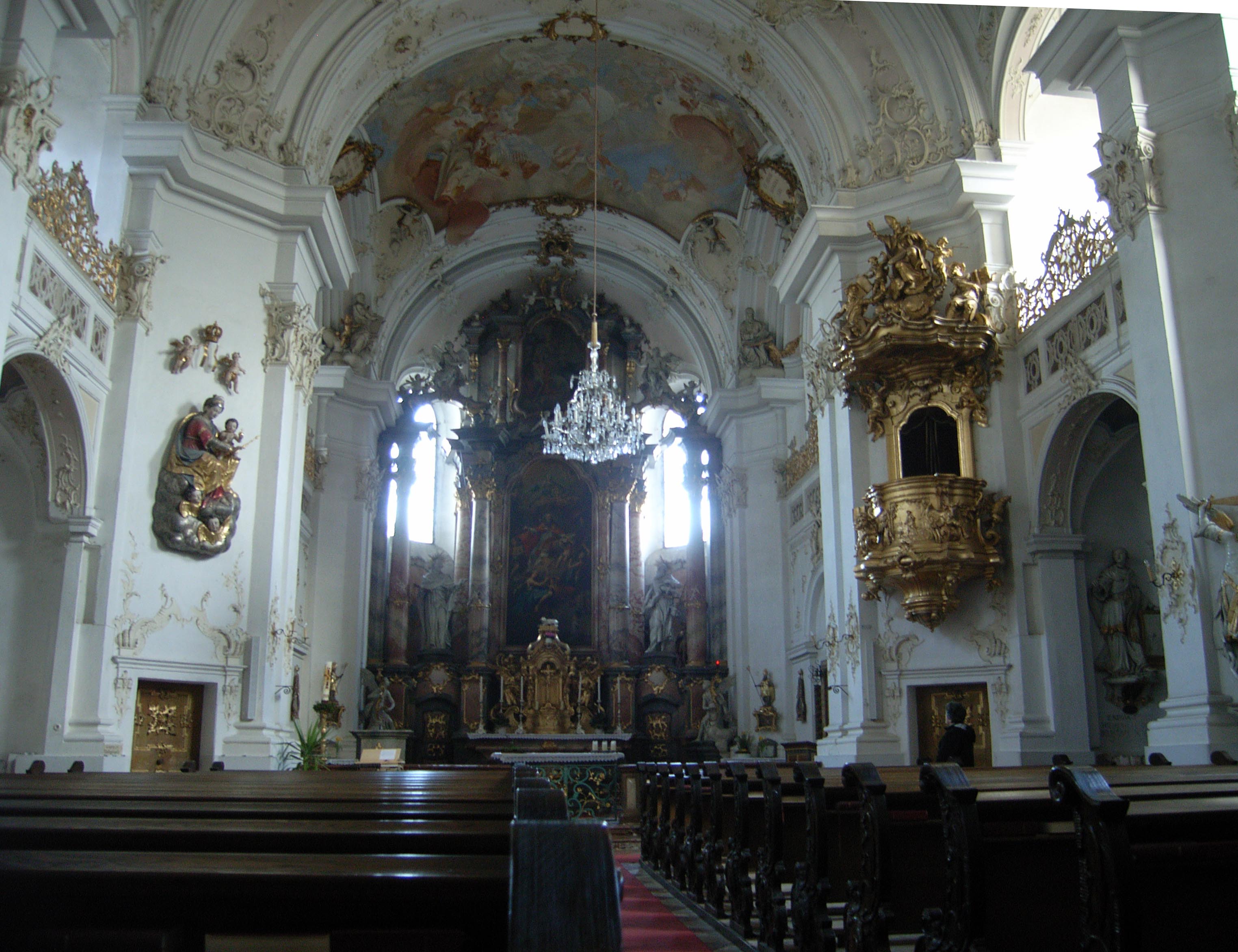 Pfarrkirche Suben, sie befindet sich in der Haftanstaltsnachbarschaft