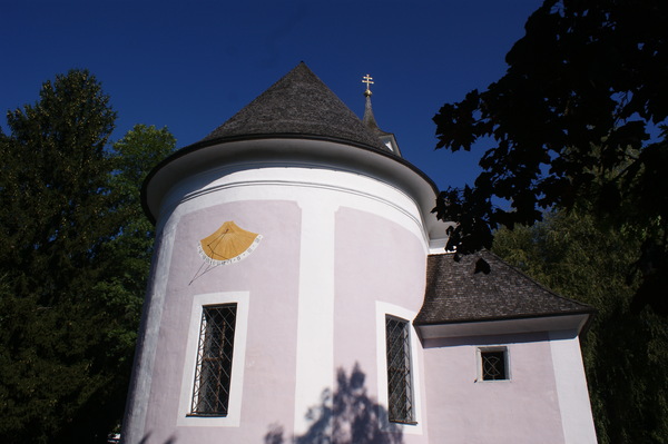 Datei:Prielaukirche1.jpg