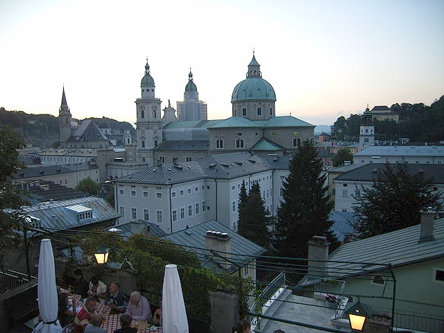 Datei:Altstadt Abend.jpg