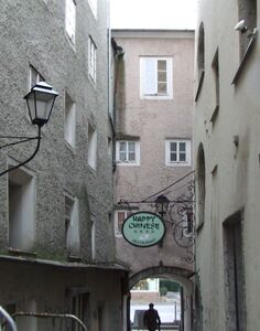 Blick gegen das Innere Lederertor (und die Schwarzstraße)