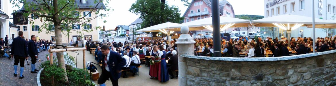 Feier des 50. Geburtstages des Thalgauer Bürgermeisters Martin Greisberger und zugleich Premiere des neugestalteten Thalgauer Ortszentrums, zu dessen Verwirklichung der Bürgermeister einen großen Anteil geleistet hat. 2. Juni 2017.