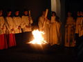 Weihe der Osterkerze beim Osterfeuer am Karsamstag in Thalgau