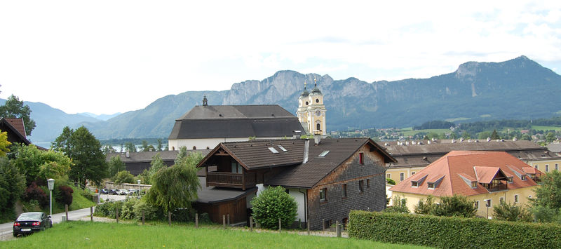 Datei:Mondsee Ortsblick DSC 0027.JPG