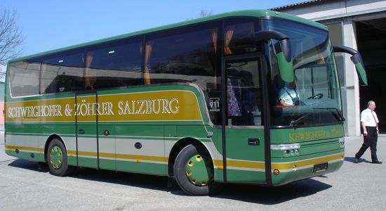 ein Bus der Flotte von SCHWEIGHOFER & ZÖHRER: ein 34-Sitzer Van Hool (belgisches Fabrikat)