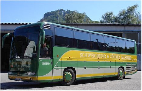 ein Bus der Royal Class Flotte von SCHWEIGHOFER & ZÖHRER, ein Renault mit 46 Sitzplätzen
