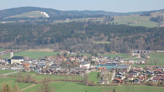 Die Lage der Villa Amönenburg (auch Gaertnervilla genannt) an de Nordseite von Thalgau, Aufn. 2009
