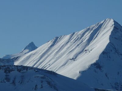 Die Aufnahme stammt vom Stubnerkogel und zeigt links den Gipfel des Großglockners.
