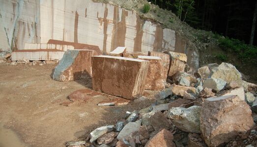 Marmorblöcke im Steinbruch