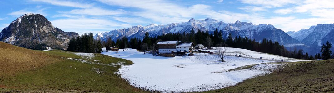 Berggasthof Hochreith in der Mitte