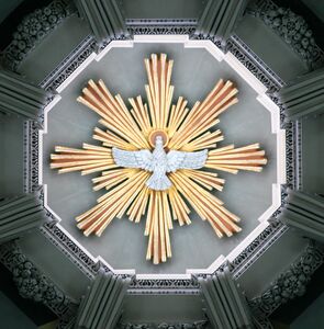 Laterne der Domkuppel: hl. Geist als Taube