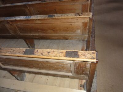 alte Kirchenstuhlschilder in der Pfarrkirche Ramsau bei Berchtesgaden