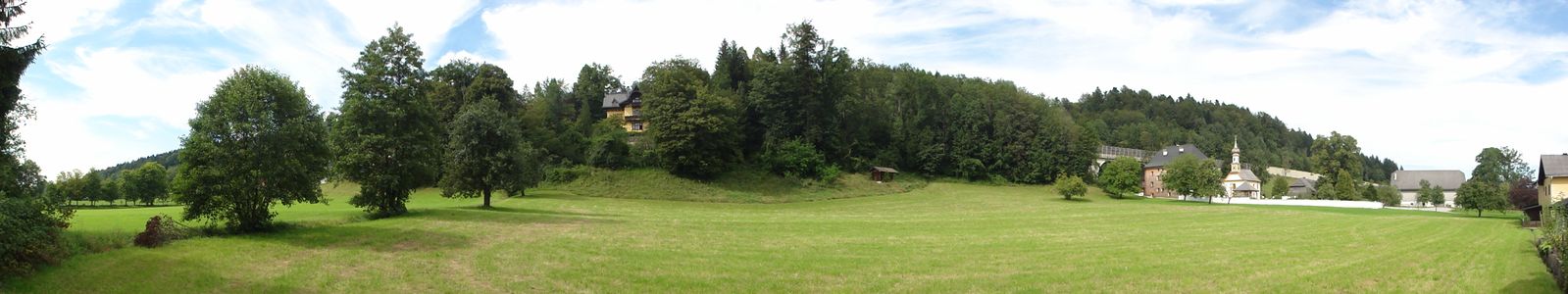 Villa Amönenburg an der Nordseite Thalgaus
