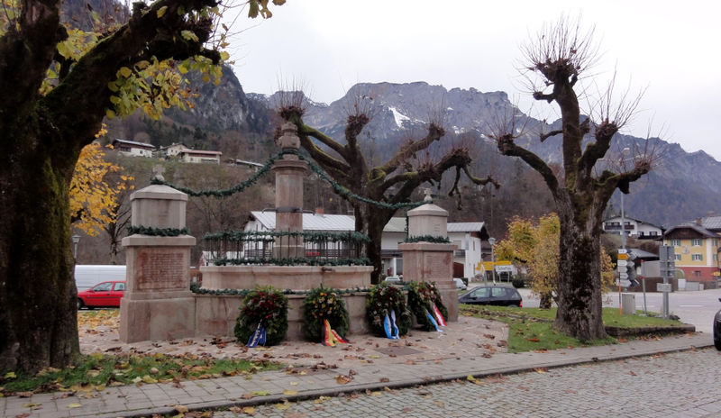 Datei:Kriegerdenkmal in Marktschellenberg.JPG