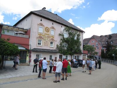ortsgeschichtlicher Rundgang in Thalgau, Halt beim historischen Rüsthaus
