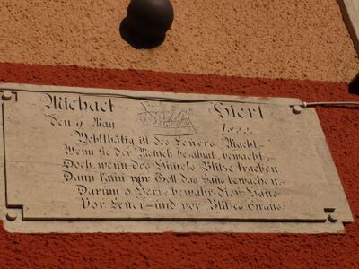 Hausinschrift im Zentrum