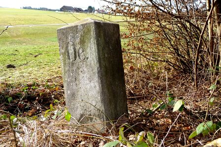 Grenzstein zwischen Oberösterreich und Salzburg in Straßwalchen