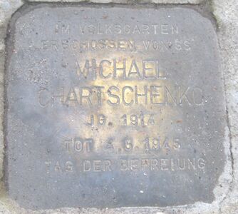 Stolperstein für Michael Chartschenko (* 1914; † 1945); im Volksgarten