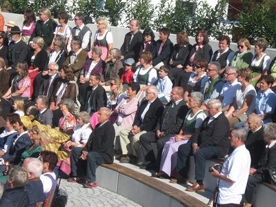 Eröffnungsfeier für den neuen Irrsdorfer Dorfplatz
