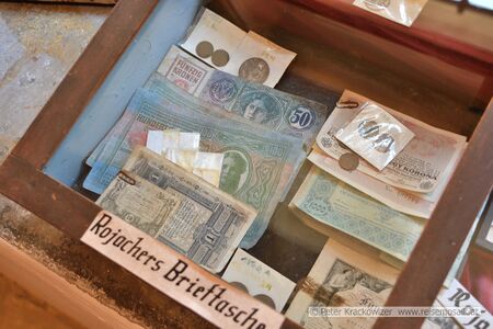 Geld aus Ignaz Rojachers Brieftasche.