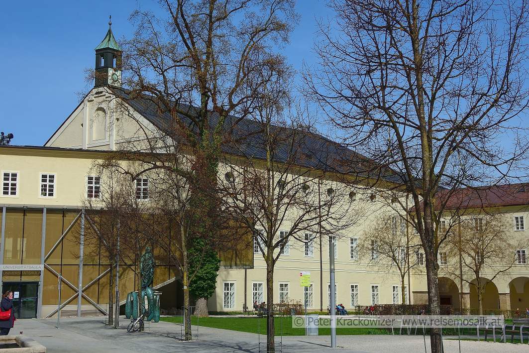 Das Gebäude der Aula Academica.