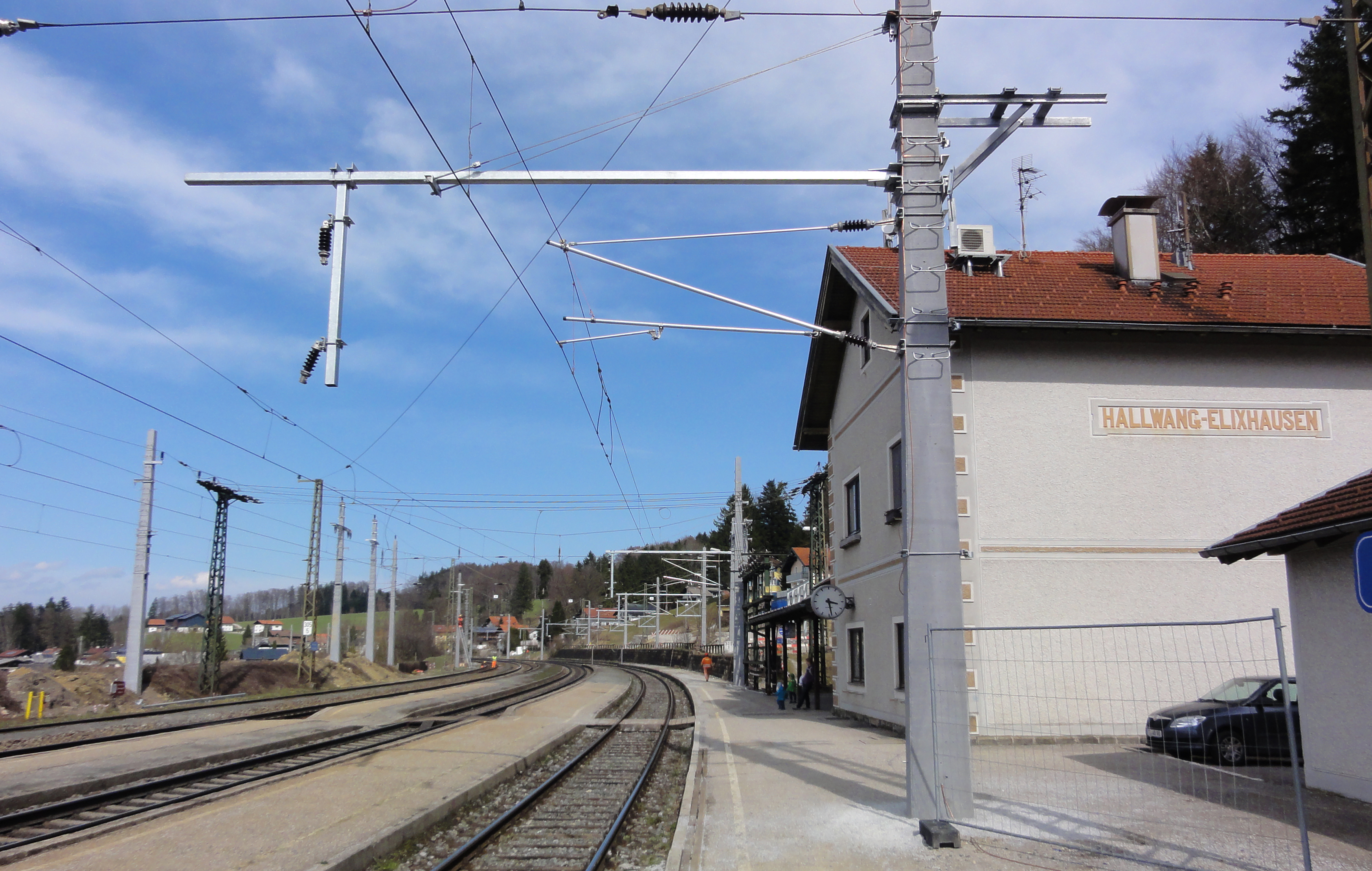 S-Bahn-Haltestelle Hallwang-Elixhausen vor seinem Umbau (2013)