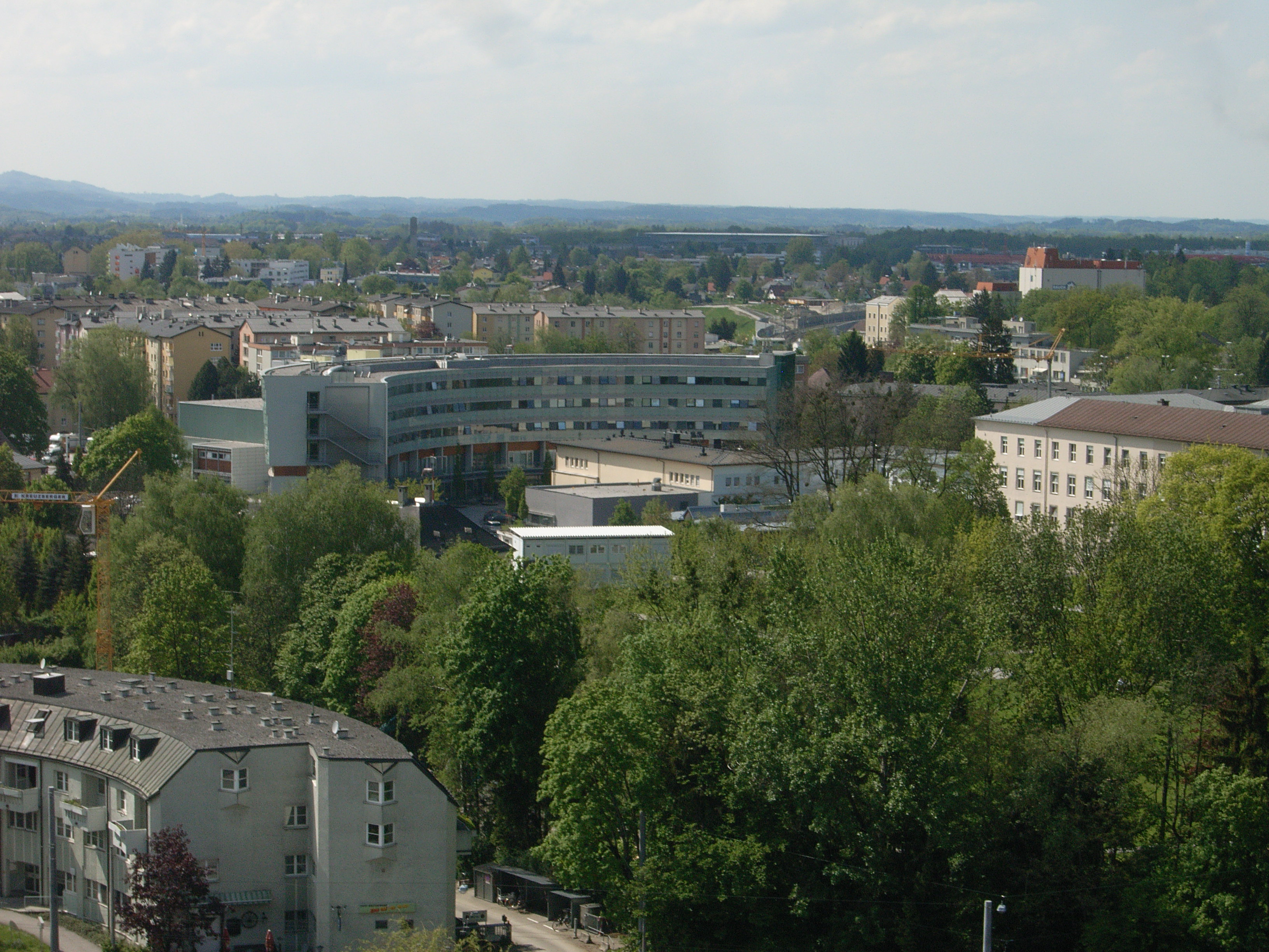 Blick auf die Chir. West und das Spitalsgelände vom Mönchsberg