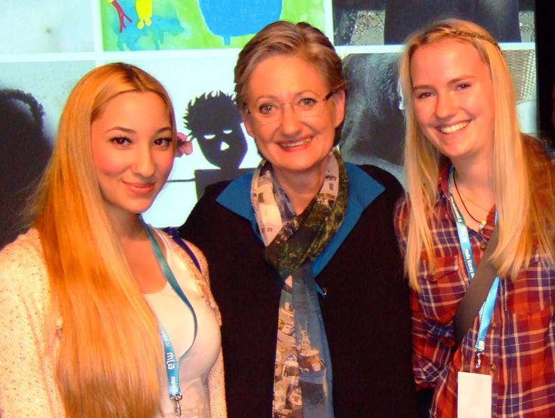 Verleihung Media Literacy Award durch BM Dr. Claudia Schmied