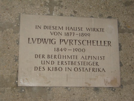 Gedenktafel für Ludwig Purtscheller an der Alten Universität