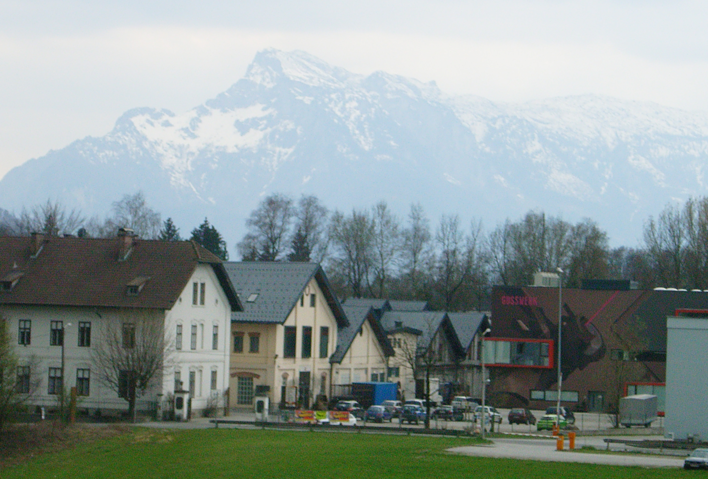 Die ehemaligen Werksanlagen in Salzburg-Kasern um 2010