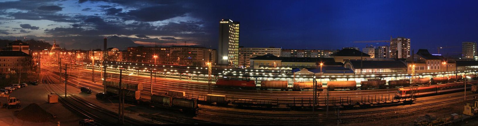 Hauptbahnhof panorama.jpg