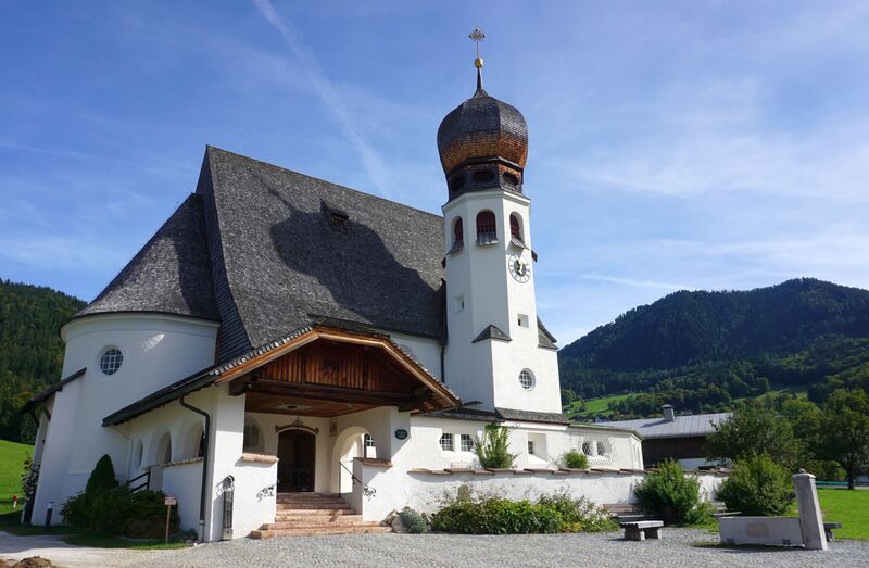 Datei:Kirche in Oberau.jpg