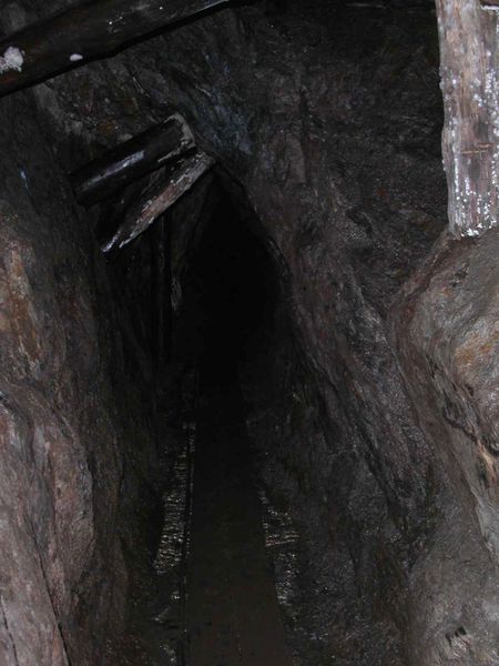 Datei:Ramingstein, Stollenansicht.jpg