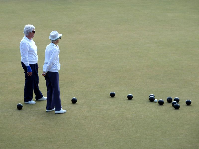 Datei:Ladies playing Boccia.jpg