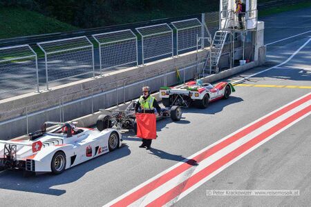 2025 10 03 Legends Grand Prix Salzburgring Boxen 15.jpg