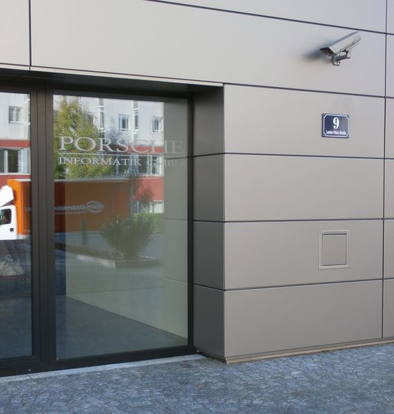 Datei:Porsche Informatik.jpg