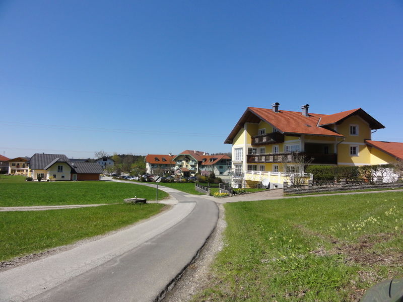 Datei:Kirchbergstraße (Eugendorf).JPG