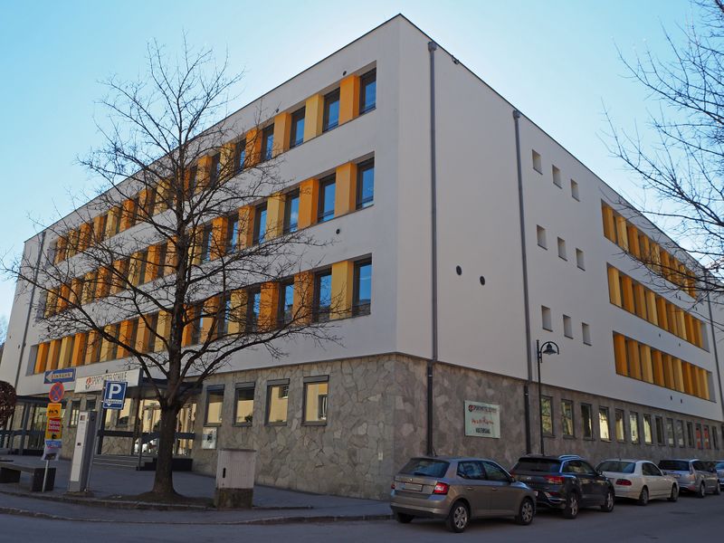 Datei:Bischofshofen Neue Mittelschule 02.jpg