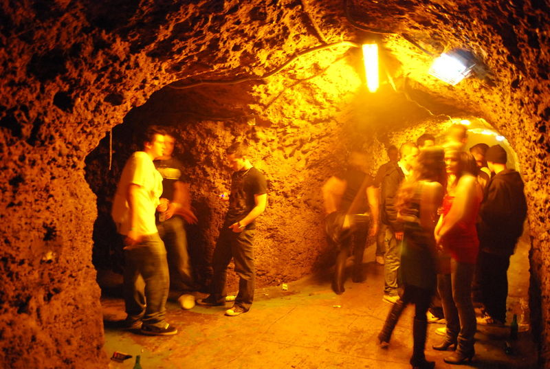Datei:Cave4.JPG