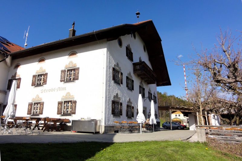 Datei:Stroblalm, Vorderansicht.JPG