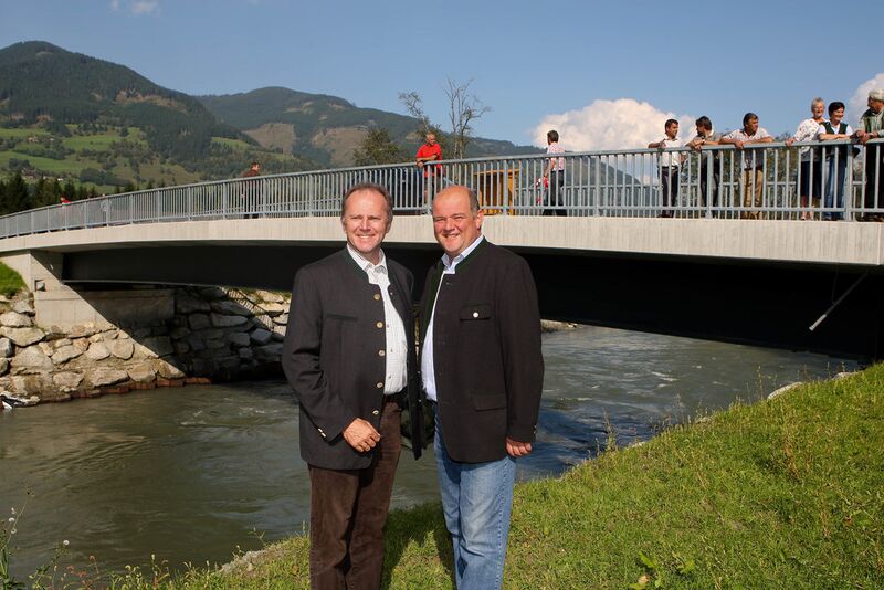Datei:Krinnererbrücke Eisl Warter 2010.jpg