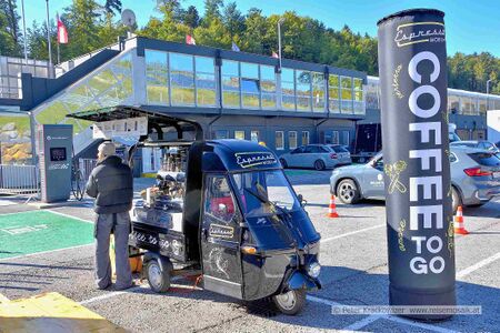 2025 10 03 Legends Grand Prix Salzburgring Boxen 04.jpg