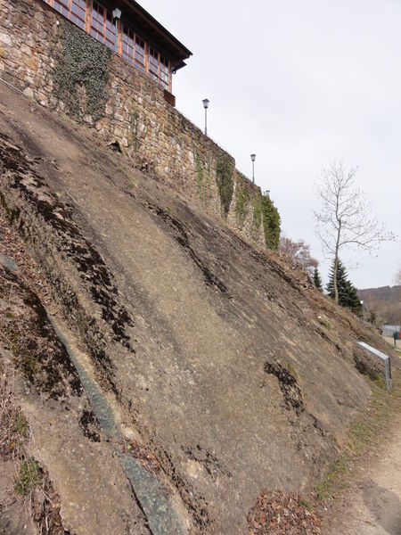 Datei:Der Fels des Schlossberges.JPG