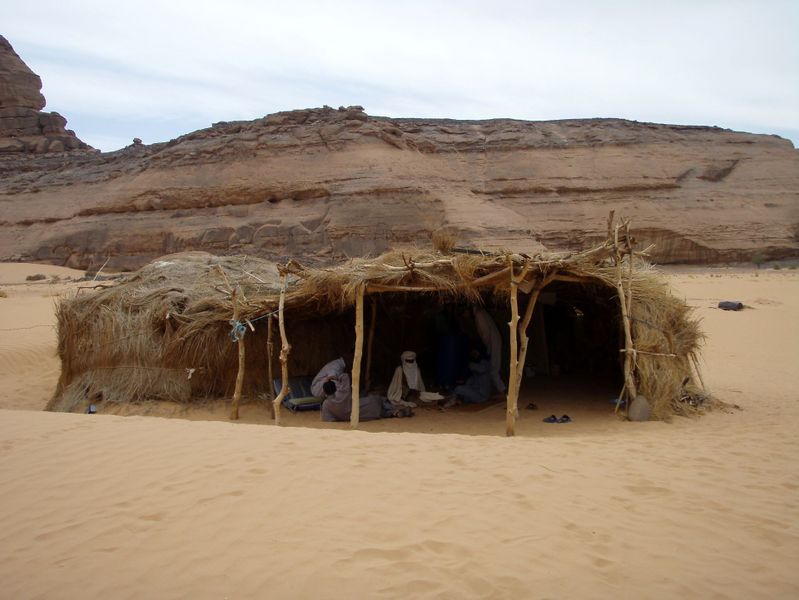 Datei:Menschen der Libyschen Wüste.jpg