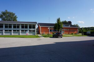Volksschule Perwang.JPG