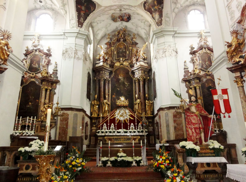 Datei:Stiftskirche St. Peter, Altaransicht.jpg