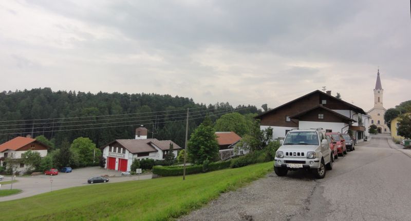 Datei:Maria Schmolln, westliche Ortsansicht.jpg