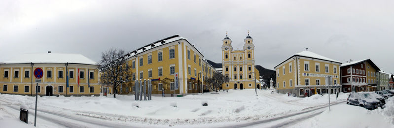 Datei:Mondsee, 15.2.2012.JPG
