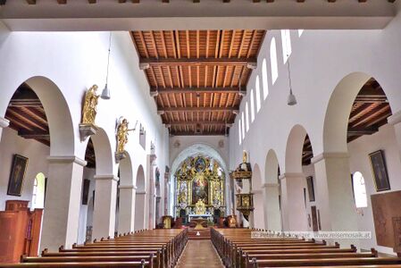 Abteikirche hl. Michael (Benediktiner in Michaelbeuern) 2015 02.jpg