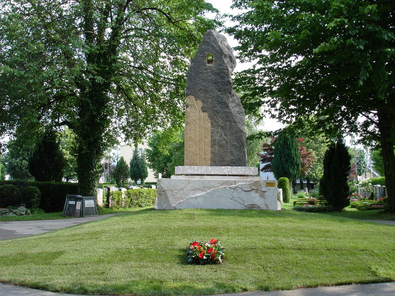 Datei:Mahnmal Maxglan.jpg
