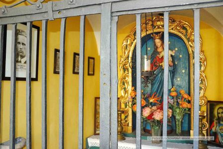 2011 06 28 Kapellenbildstock Guglhof 02.jpg